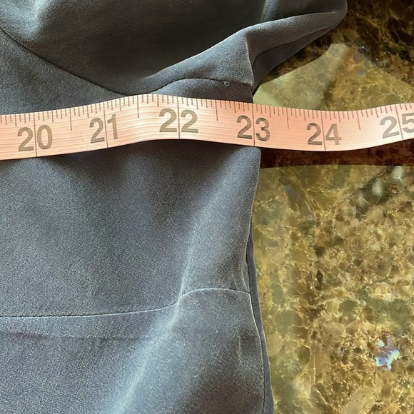 Chico’s Size 2, 12/14, Navy V-Neck Long Sleeve Blouse. May roll sleeve up w/ tab - Picture 9 of 11